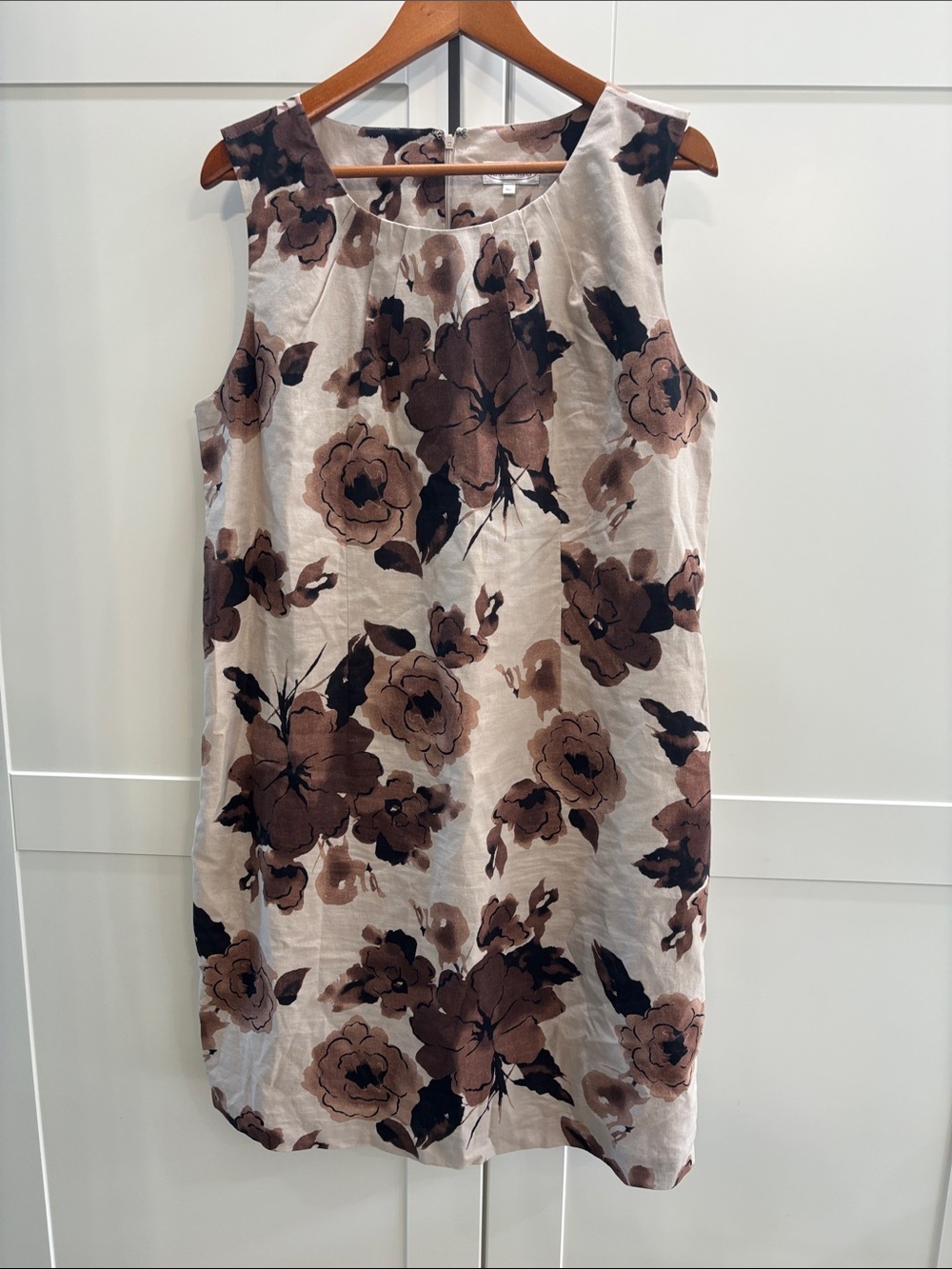 Northern Reflections Sleeveless Floral Mini Dress in Beige and Brown